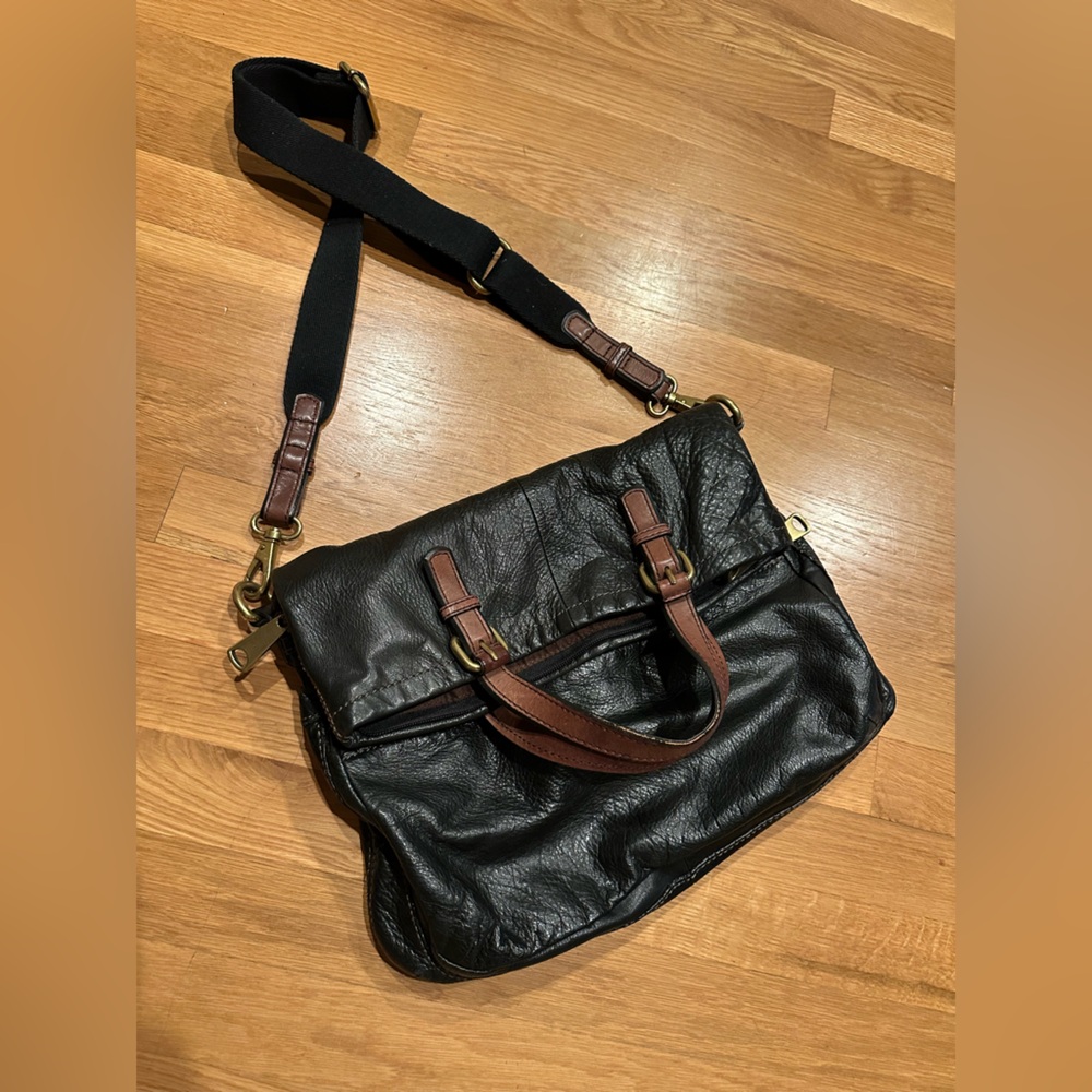 Fossil Explorer crossbody bag